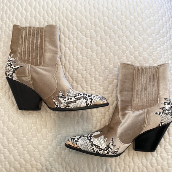 EGO Official Cape Robbin Kelsey Cowboy Snake and Velour Bootie Size 8 - Picture 2 of 5